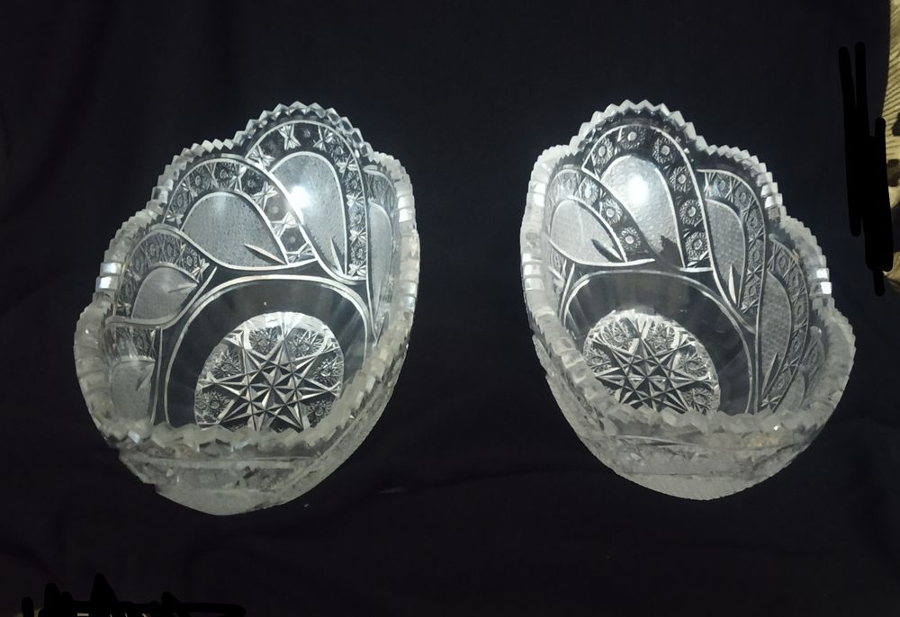 Продам две хрустальные вазы