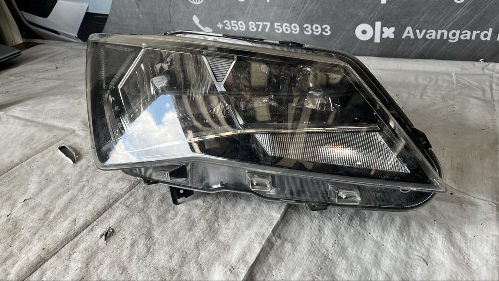 2 броя десен фар Seat Ateca