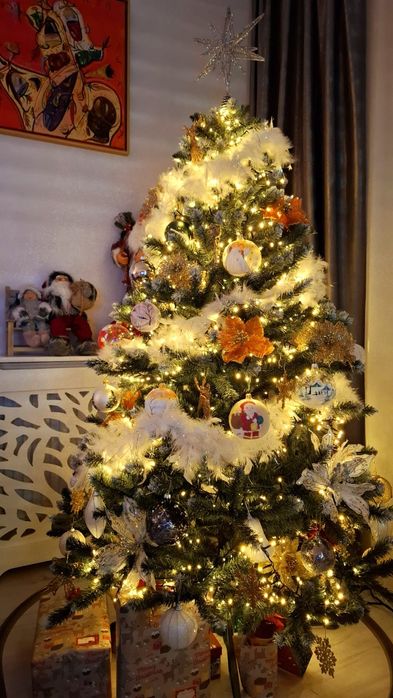 Brad artificial cu ace 2D, cu varfuri ninse, 180 cm, suport inclus