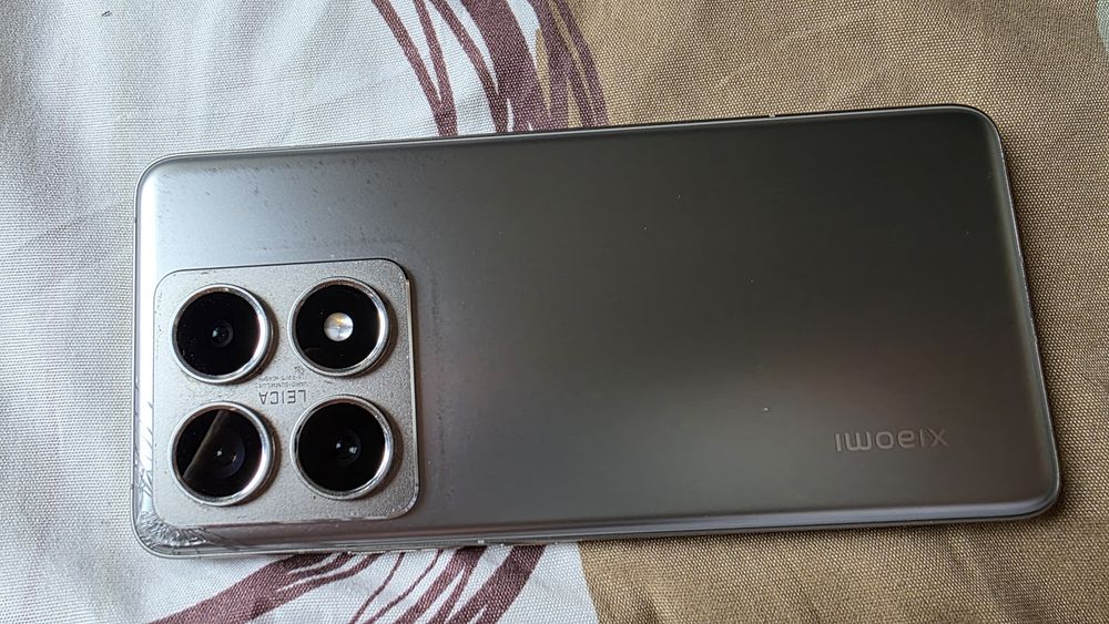 Xiaomi 14T Pro 512+16. Бих го разменим също
