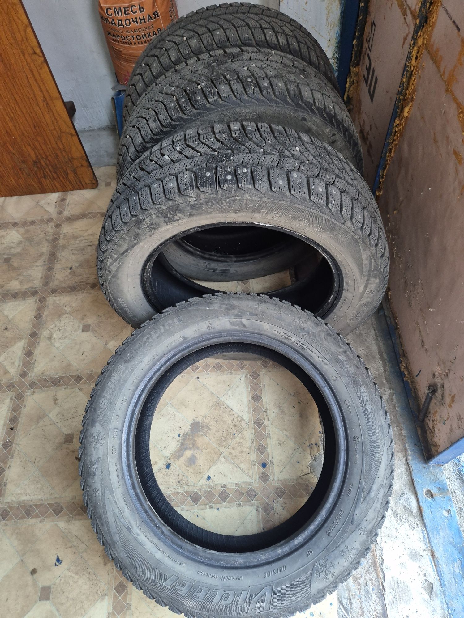 Продам шины зимние