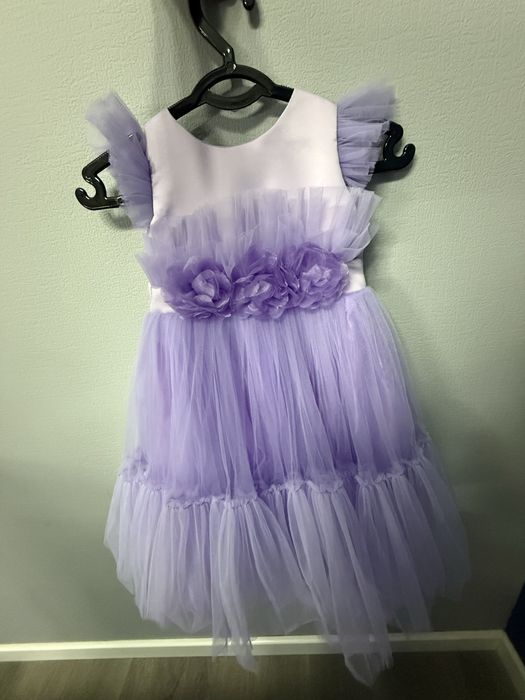 Праздничное вечернее платье 4 года состояние отличное