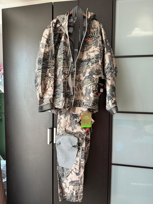 Costum vanatoare Sitka,nou cu etichete