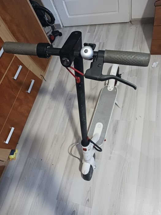 Trotineta electrica Xiaomi 300w 30km/h