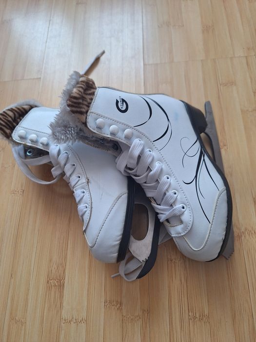 Patine de gheață pentru copii