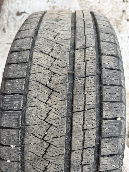 Продам липучки 235/50 R19