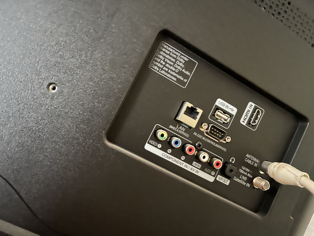 Телевизор LG  32LV300C