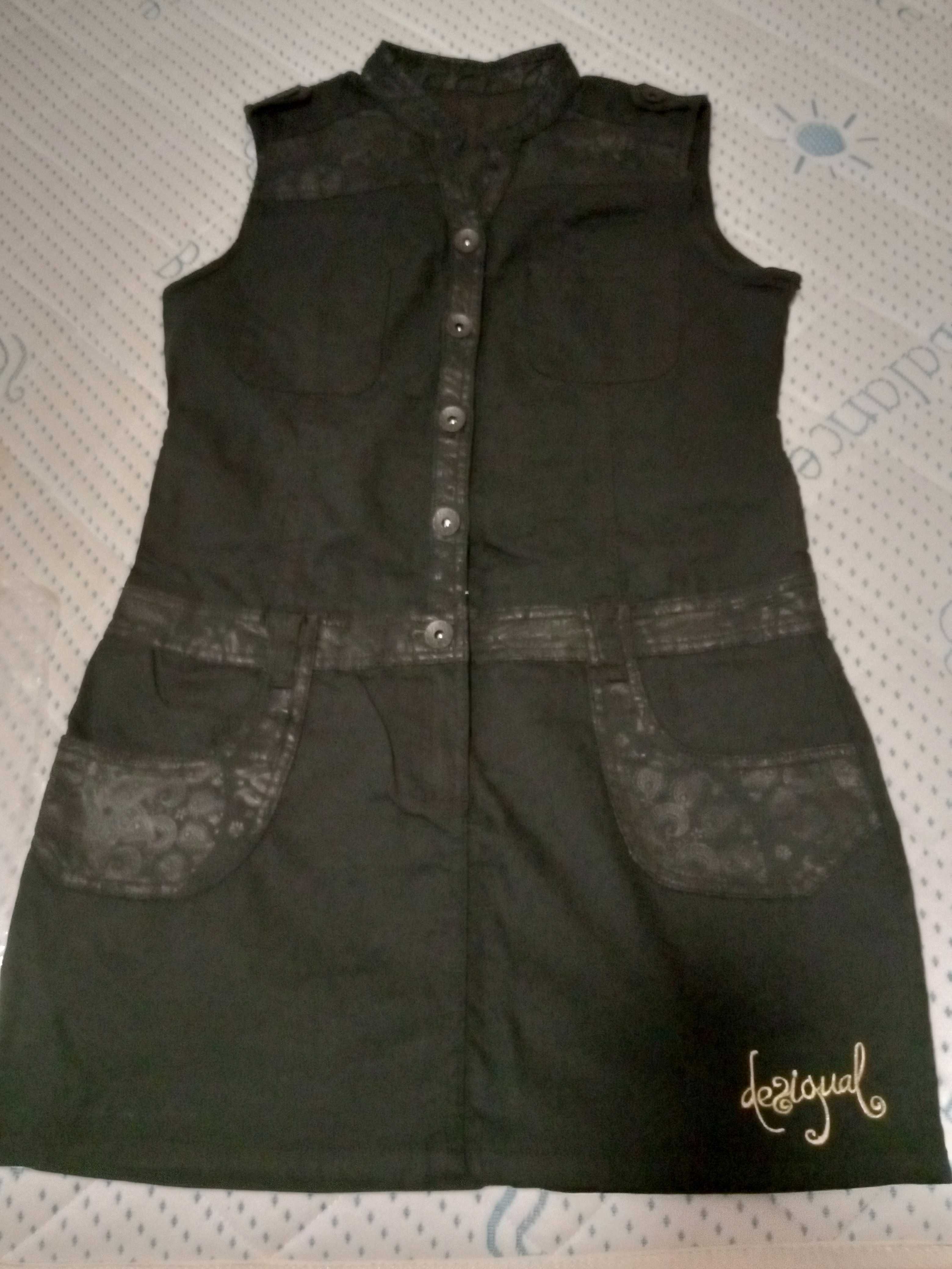 Рокля Desigual  цвят черен