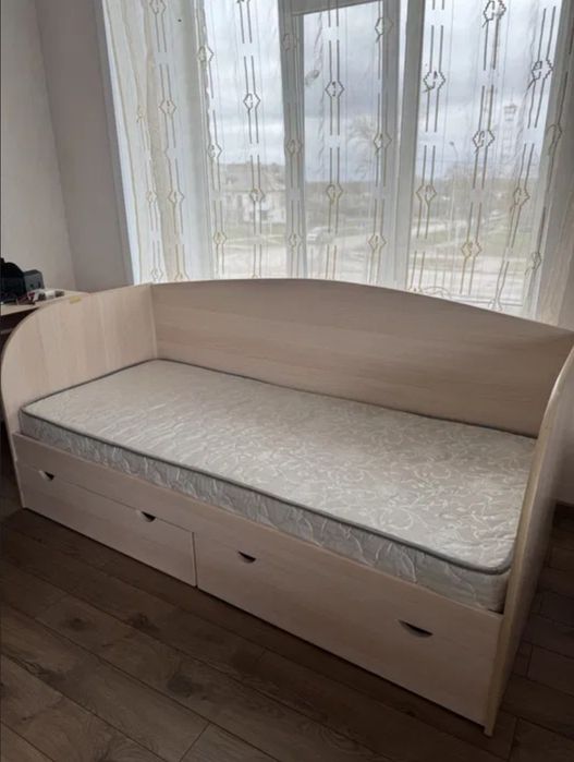 Кровать с ящиками