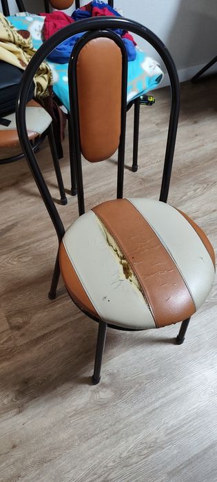 Продам стулья металлические б/у