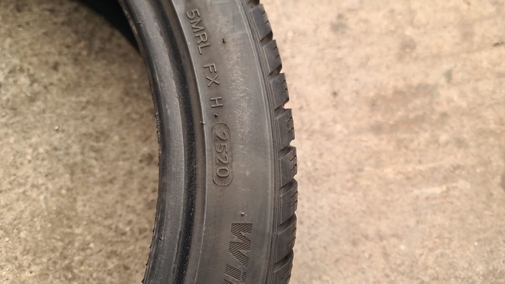 225 40 18 Hankook 2020 4 anvelope iarna