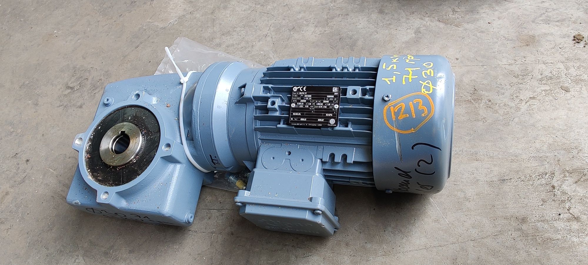 Motor electric trifazat cu reductor, 1.5kW, 71rpm, 380V