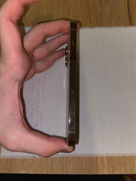 Vand IPhone 13 pro (GOLD)