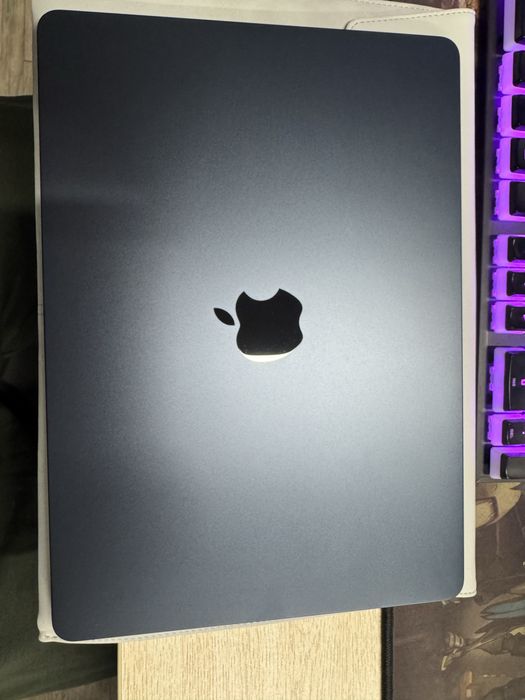 Apple Macbook air m2