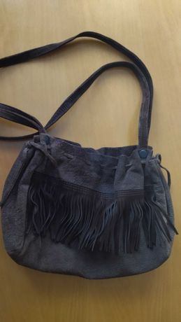Кафява чанта с ресни, естествен велур