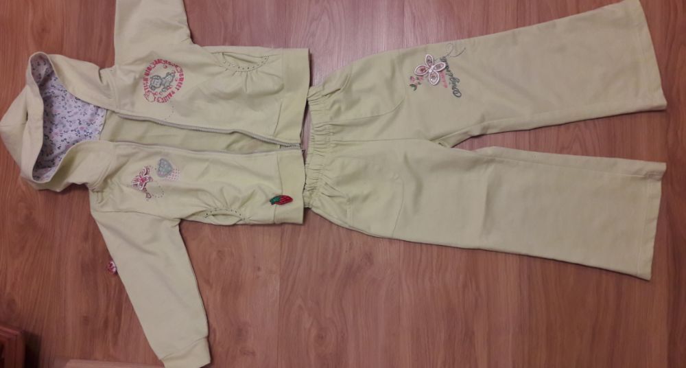Детски жилетки блузи, суичери и и клинове