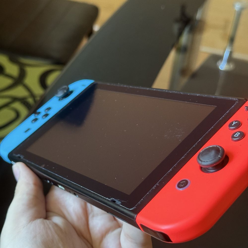 Nintendo Switch със 7 игри