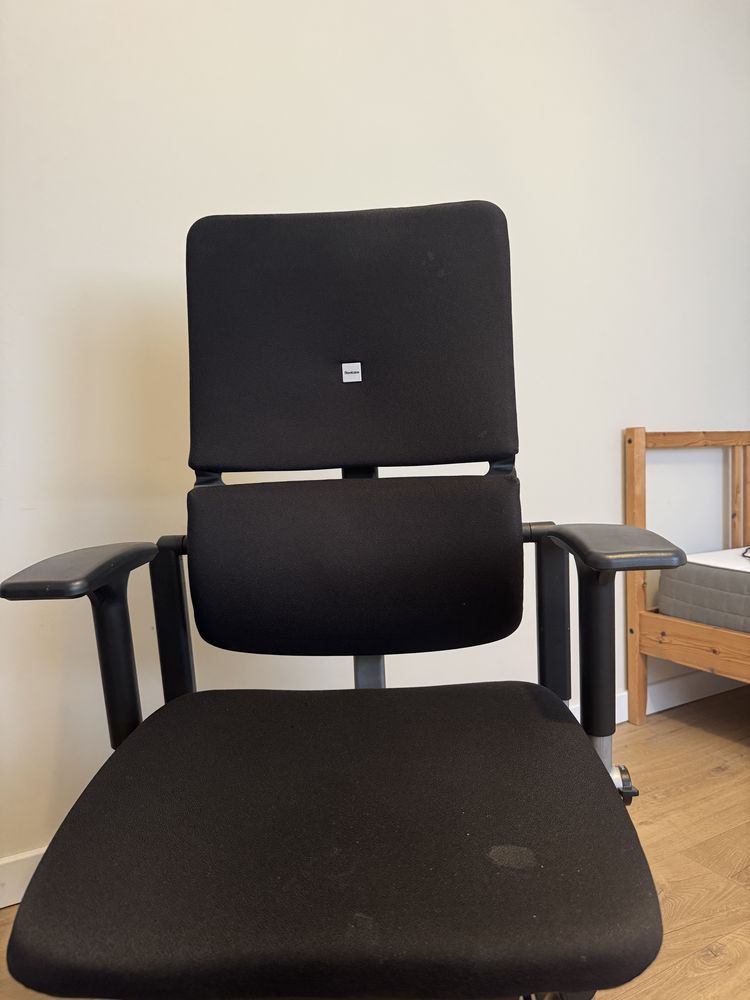 Refubished steelcase please task chair