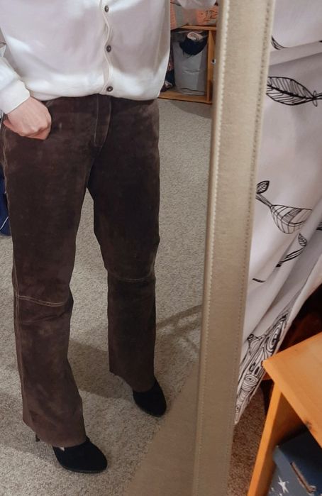 pantaloni din piele întoarsa maro