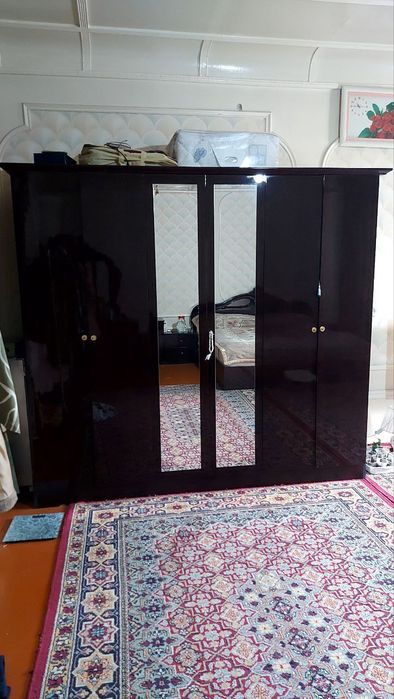 Mebel sotiladi. Yaxshi xolatda