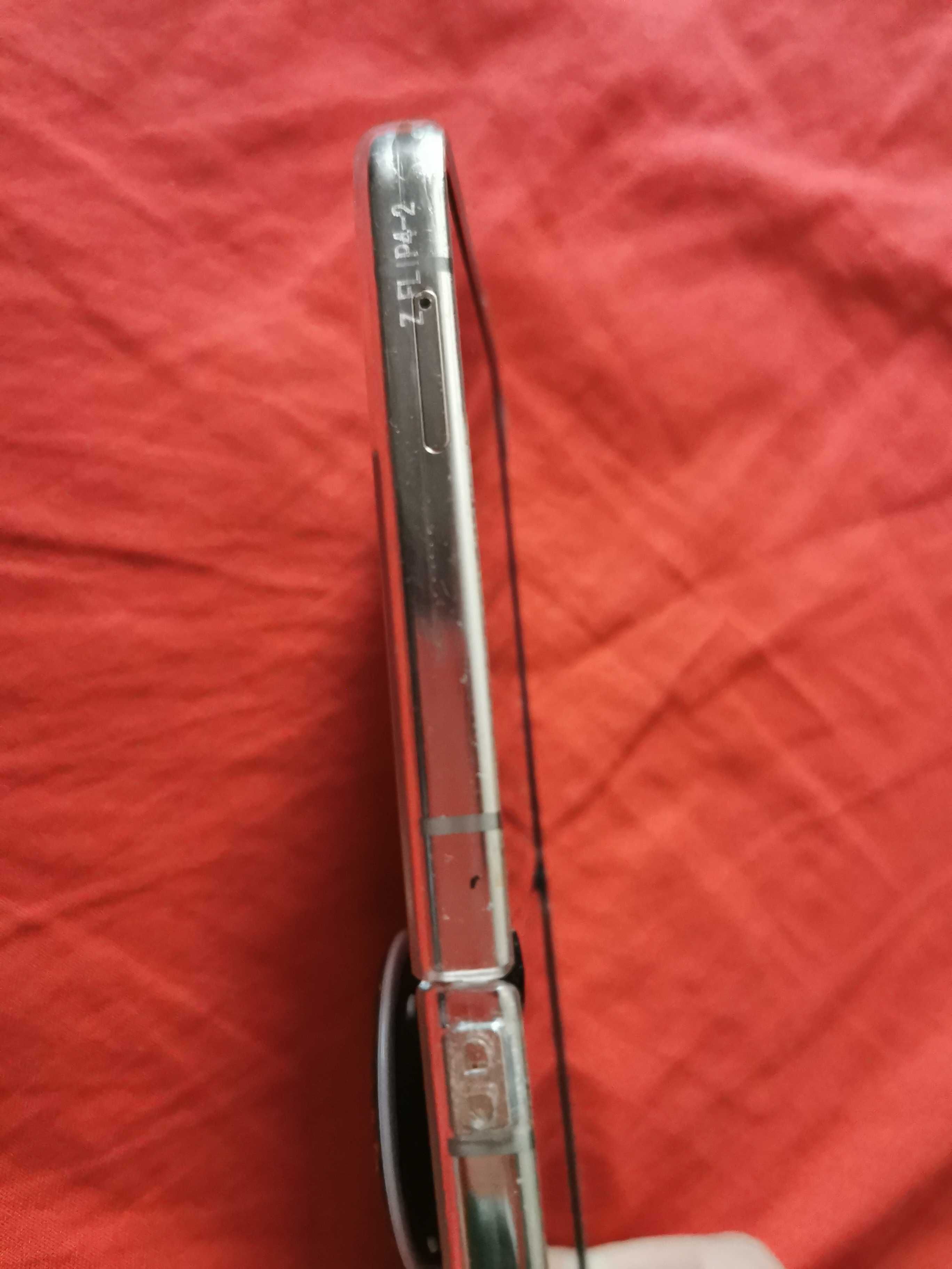 Продавам Samsung flip4