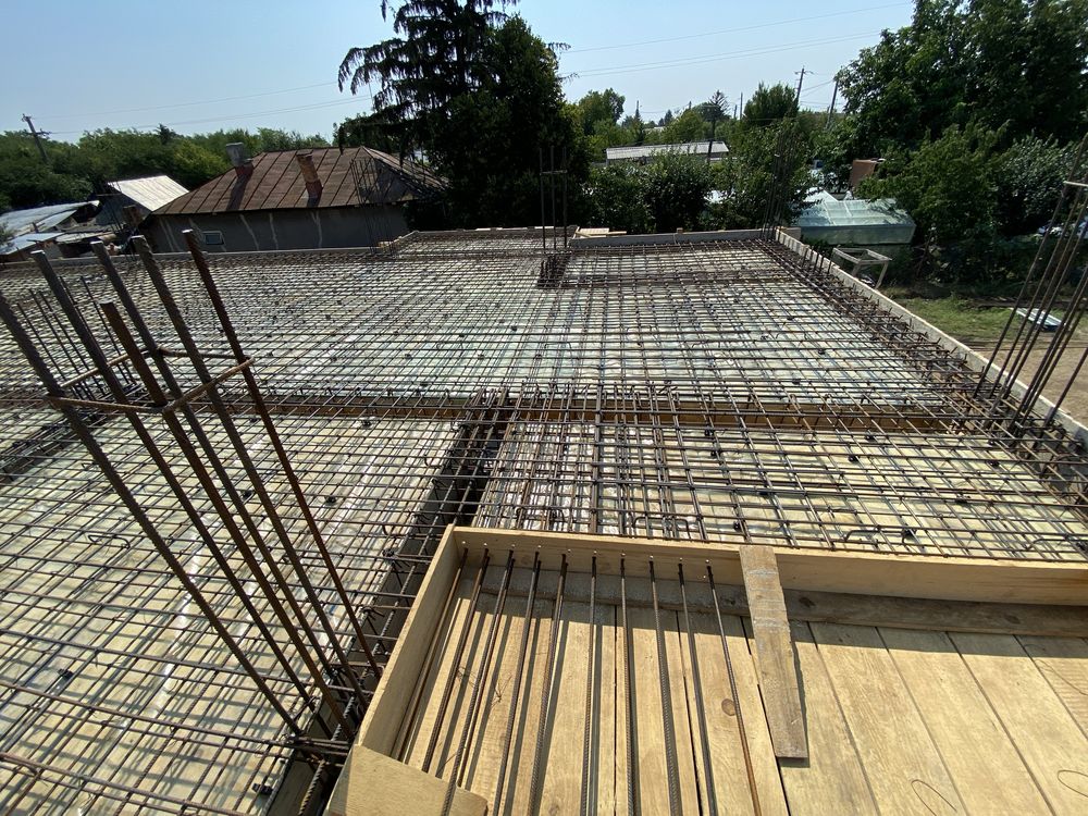 Construim case la rosu cat si la cheie