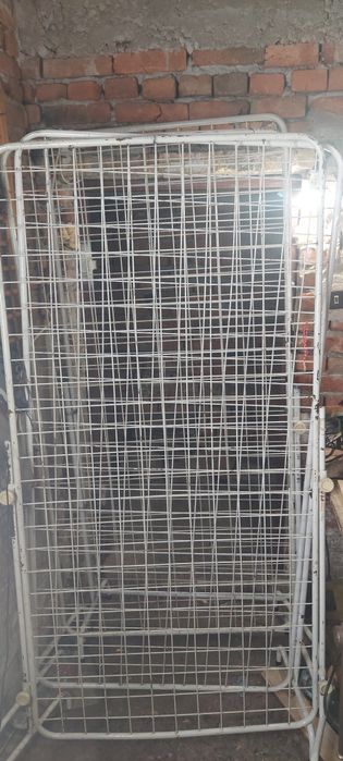 Стелаж за мартеници