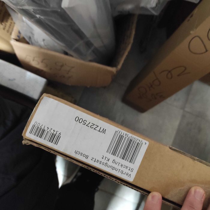 Свързващ кит за пералня и сушилня Bosch WTZ27500 с издърпващ се рафт