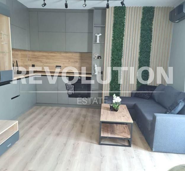 Двустаен апартамент в района на м-т Пчелина!