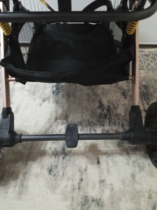 Продаю прогулочную коляску