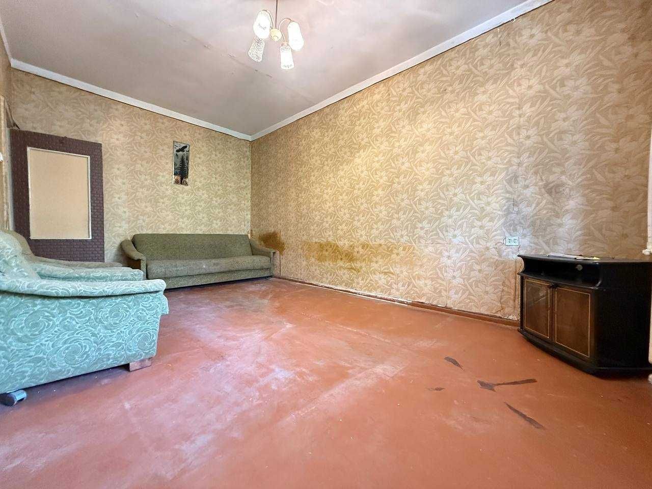 продается 1 комн квартира Фархадский базар (чиланзар 15)