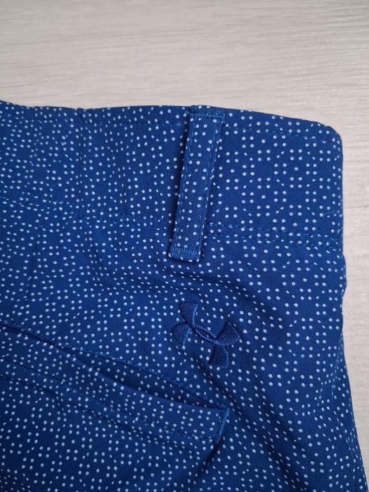 Vand Pantaloni scurti Under Armour  marime M Barbati
