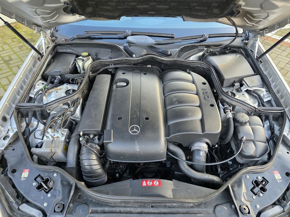 Mercedes e220cdi Avantgarde Automat ANGLIA