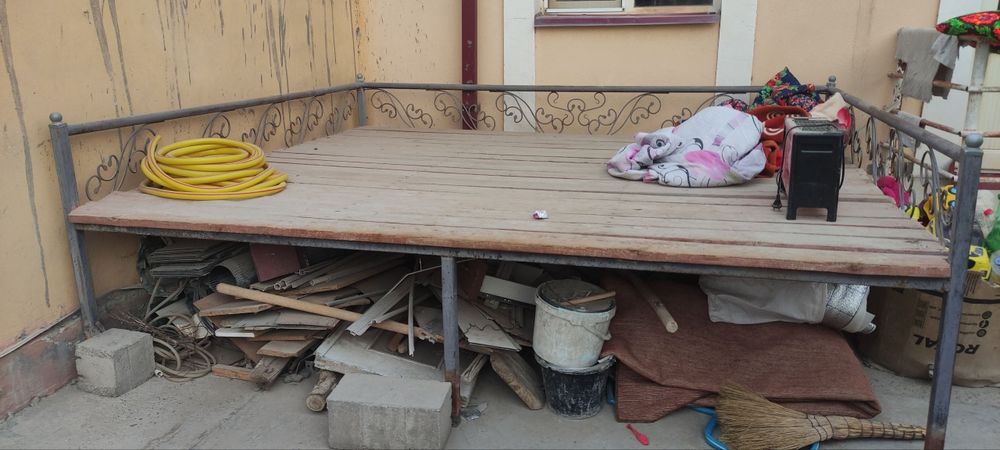 Kravat sotiladi razmeri 3x2,5m. Xolati yaxshi