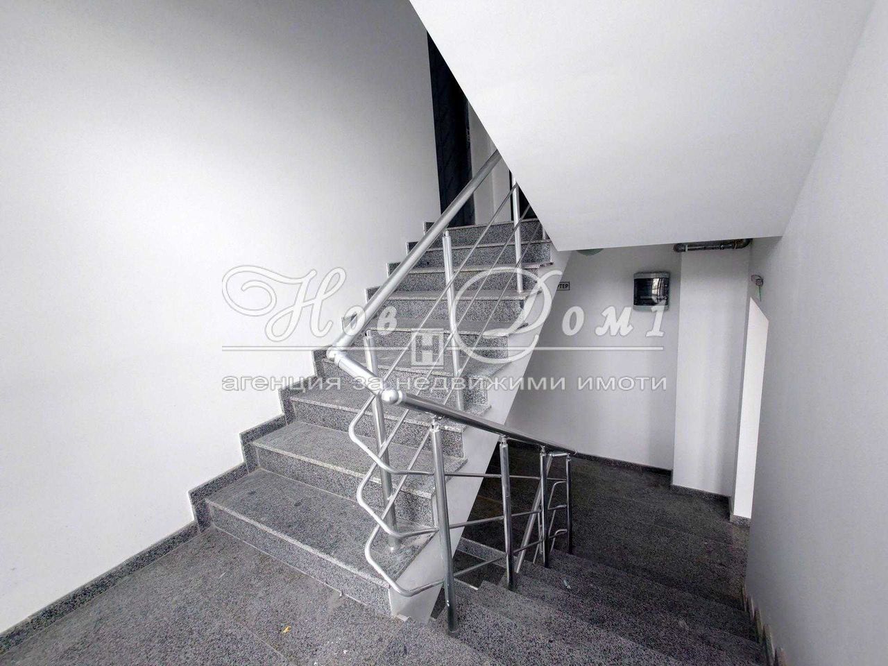 Продава се Тристаен апартамент в София, Дианабад - 110 кв.м за 2273 €/кв.м - Снимка #2