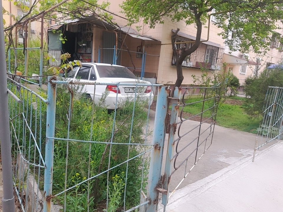 Asadobod 2 da 1-xonali 1-etaj 5-etajli dom remonti urtacha