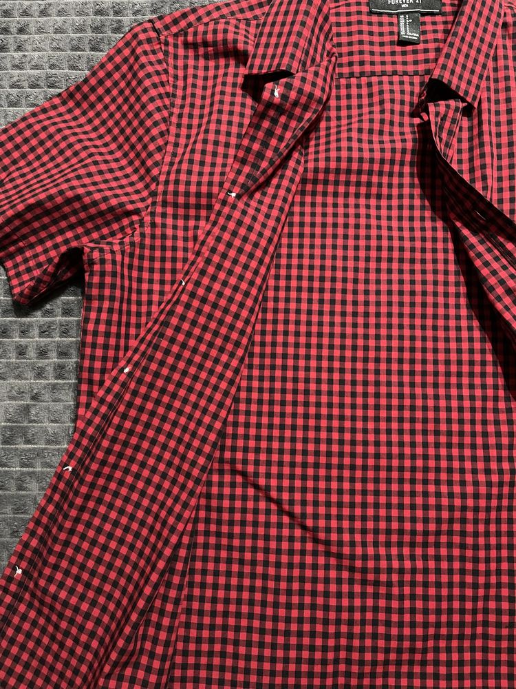 cămașă model pătrățele, roșie, de la Forever 21, mărimea S