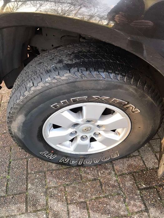 Продавам Toyota Hilux 2011г