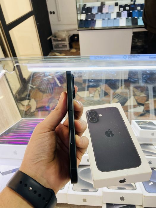 iPhone 16  128 gb black