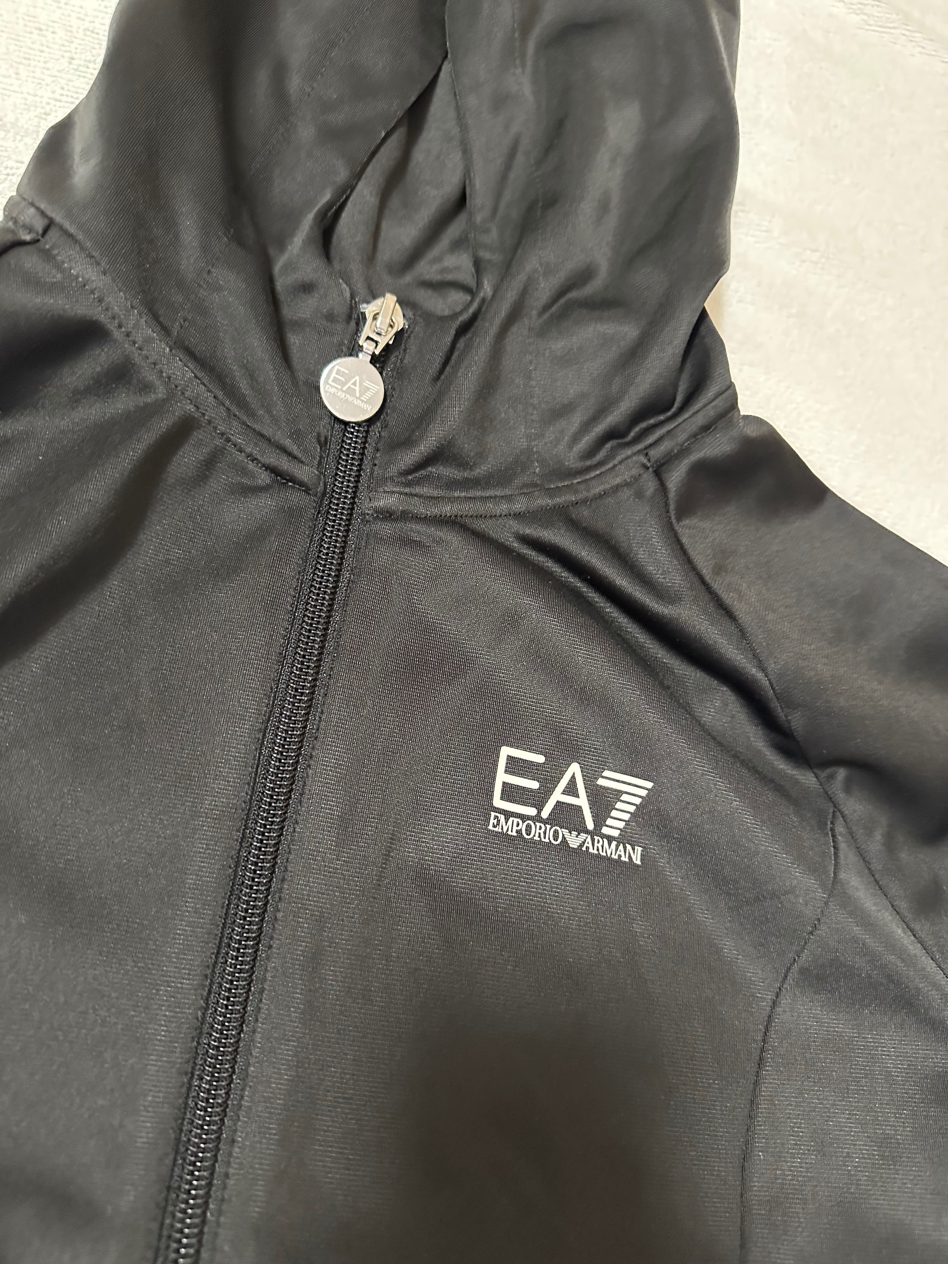 Спортен екип ЕА7