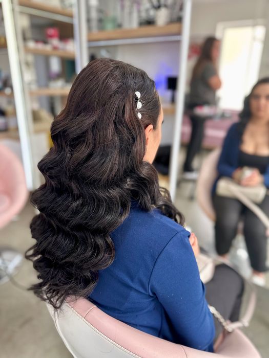 Coafura eveniment , tuns , vopsit