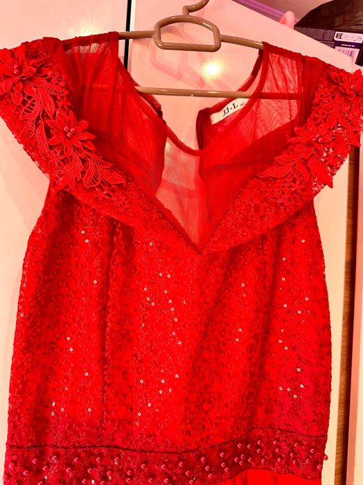 Рокля в отлично състояние