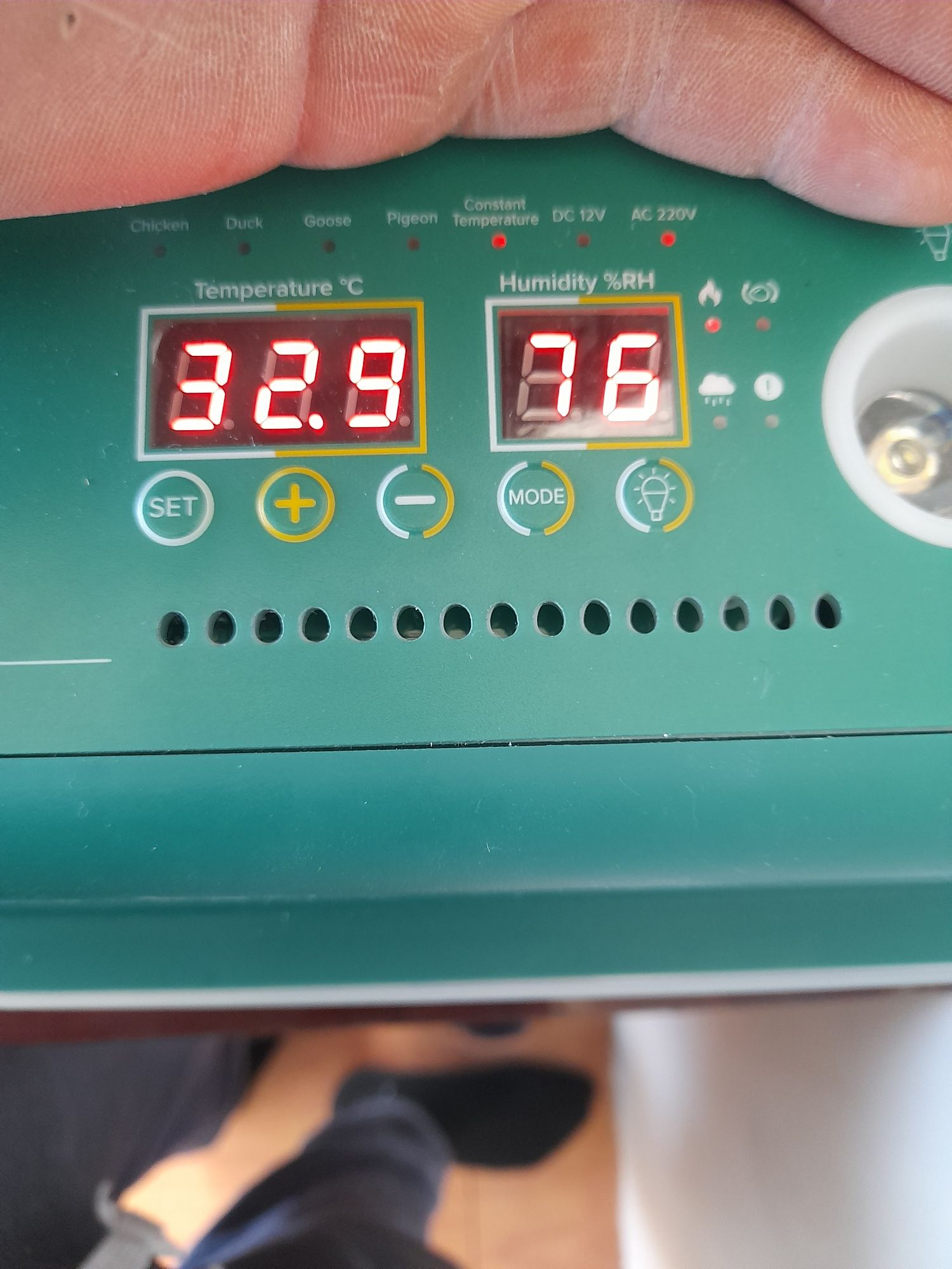 Incubator oua 36