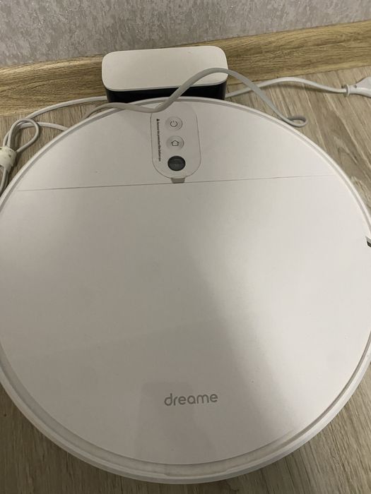 Продаю робот пылесос в отличном состоянии