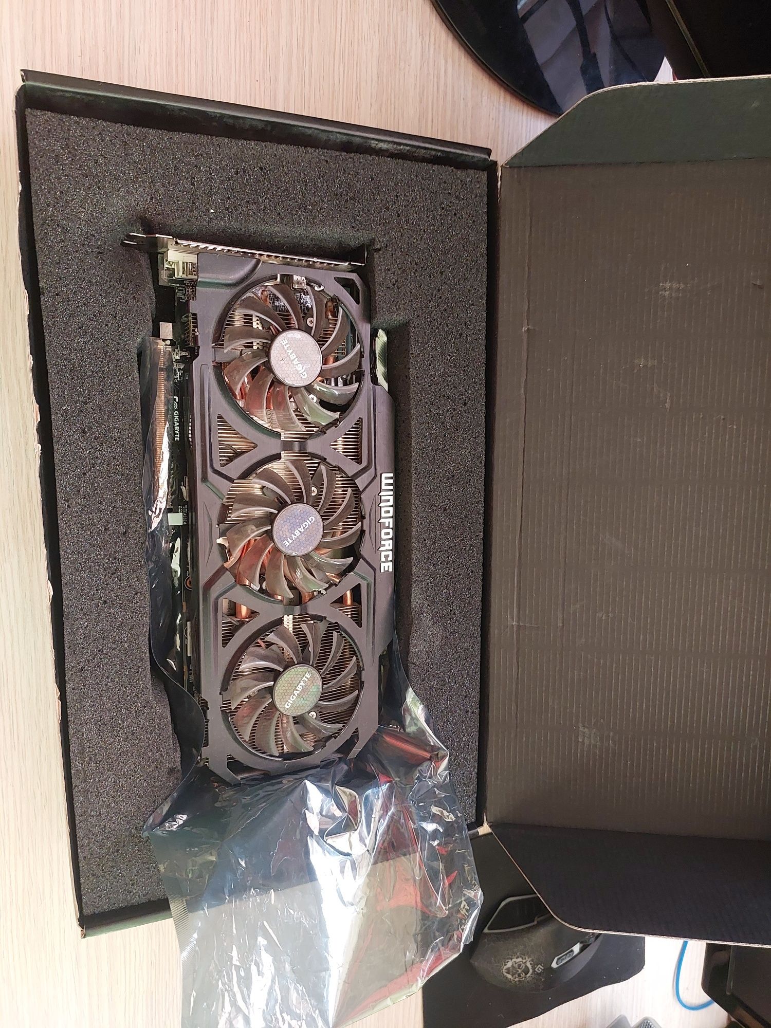 Продам плату Radeon r9 280x