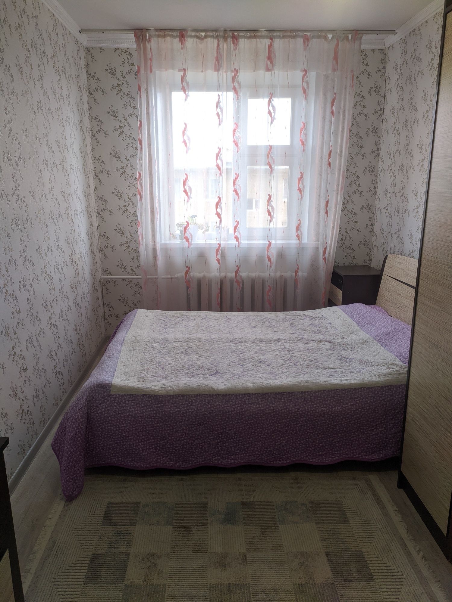 Продается 3-хкомнатная квартира в поселке Заводской.