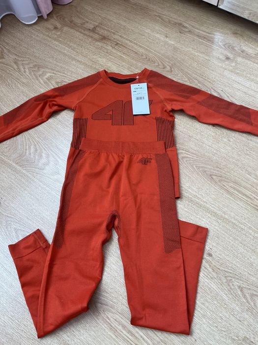 Set termic pentru 7-8 ani unisex 4F nou cu eticheta