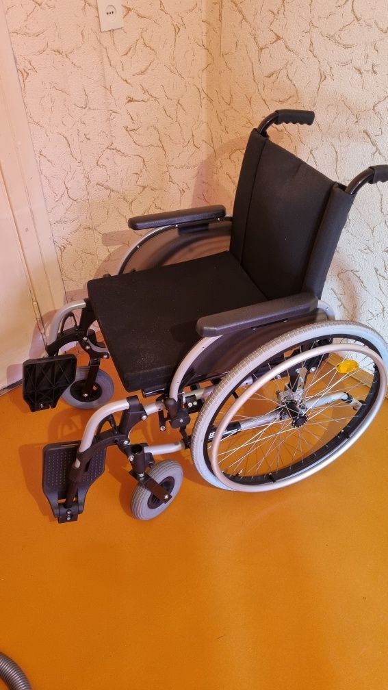 Кресло-коляска с ручным приводом Ottobock