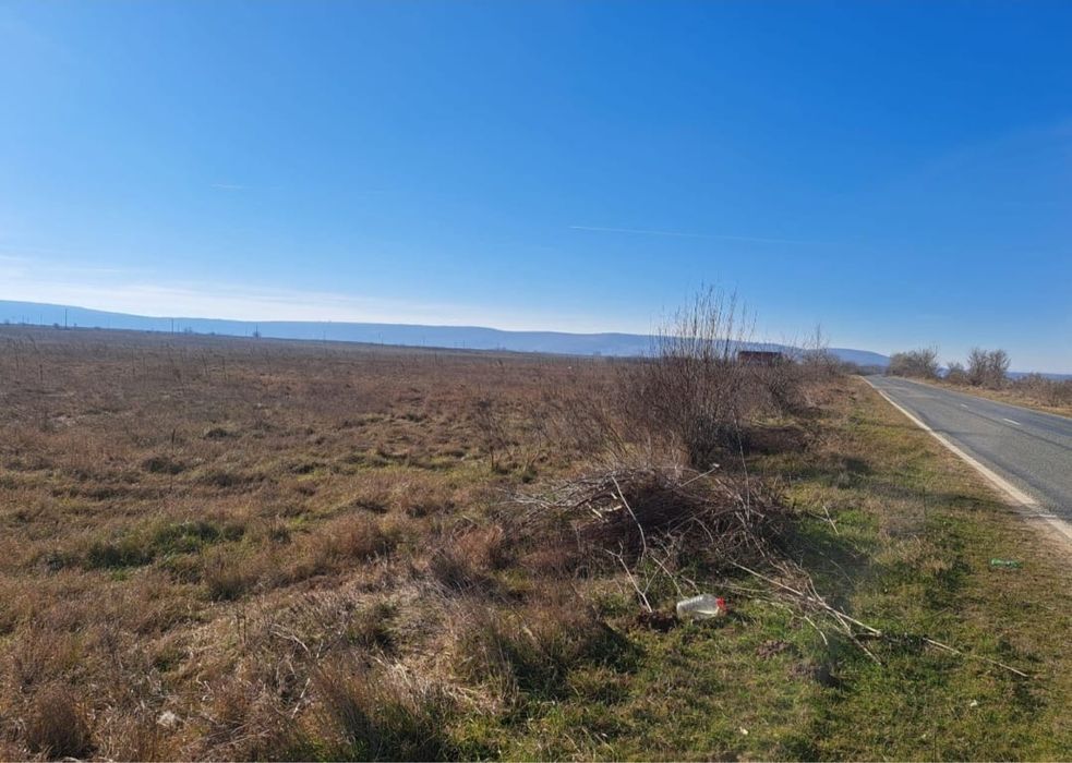 Vand teren Hinova 3,4 ha la Dunare intra / extravilan