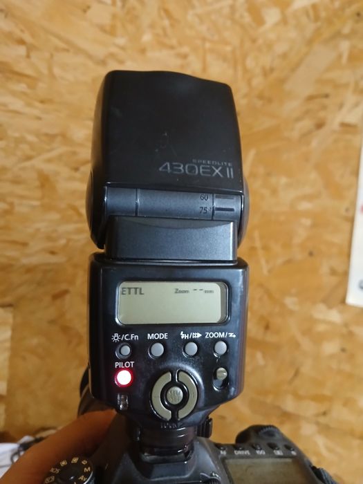 Продам вспышка Canon 430 ex ii
